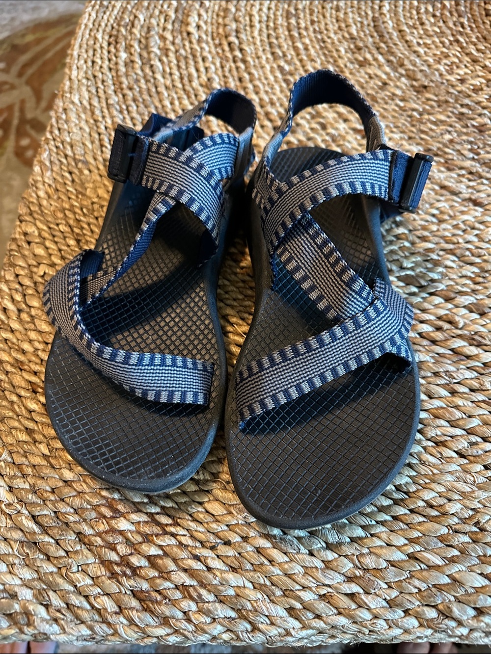 Chaco men’s size 8 Navy Blue Strap Sandals - Comfortable Outdoor Footwear